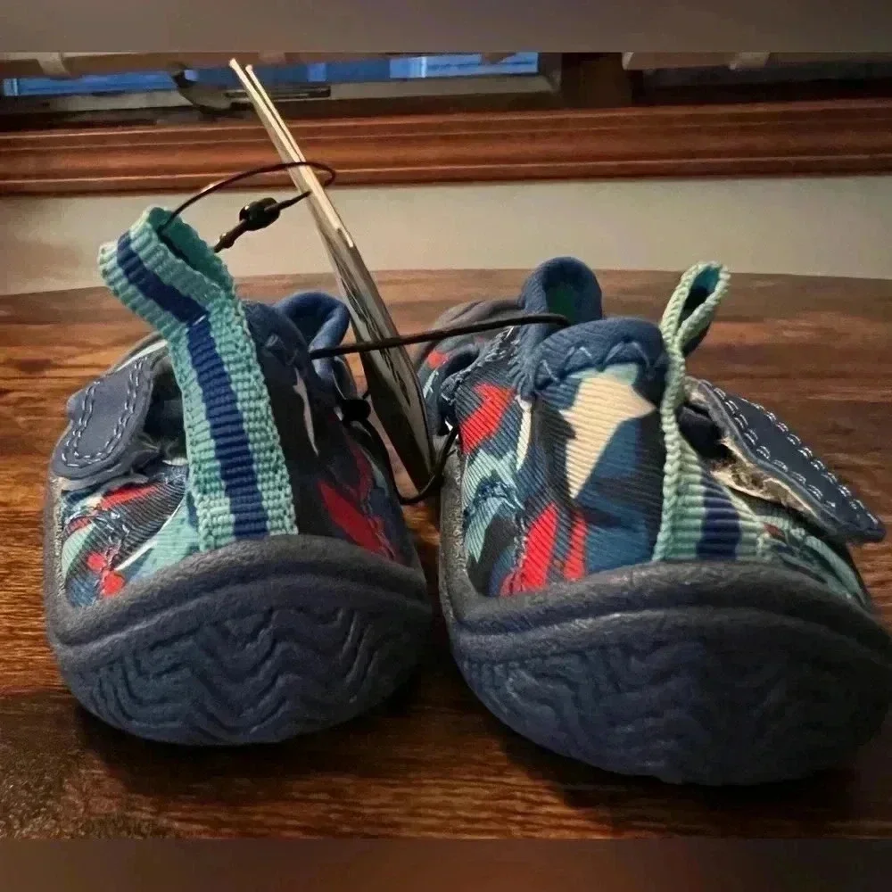 DSG | your water shoes. Size: 5K
